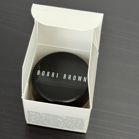 Bobbi Brown Vitamin Enriched Face Base - Picture 8 of 16
